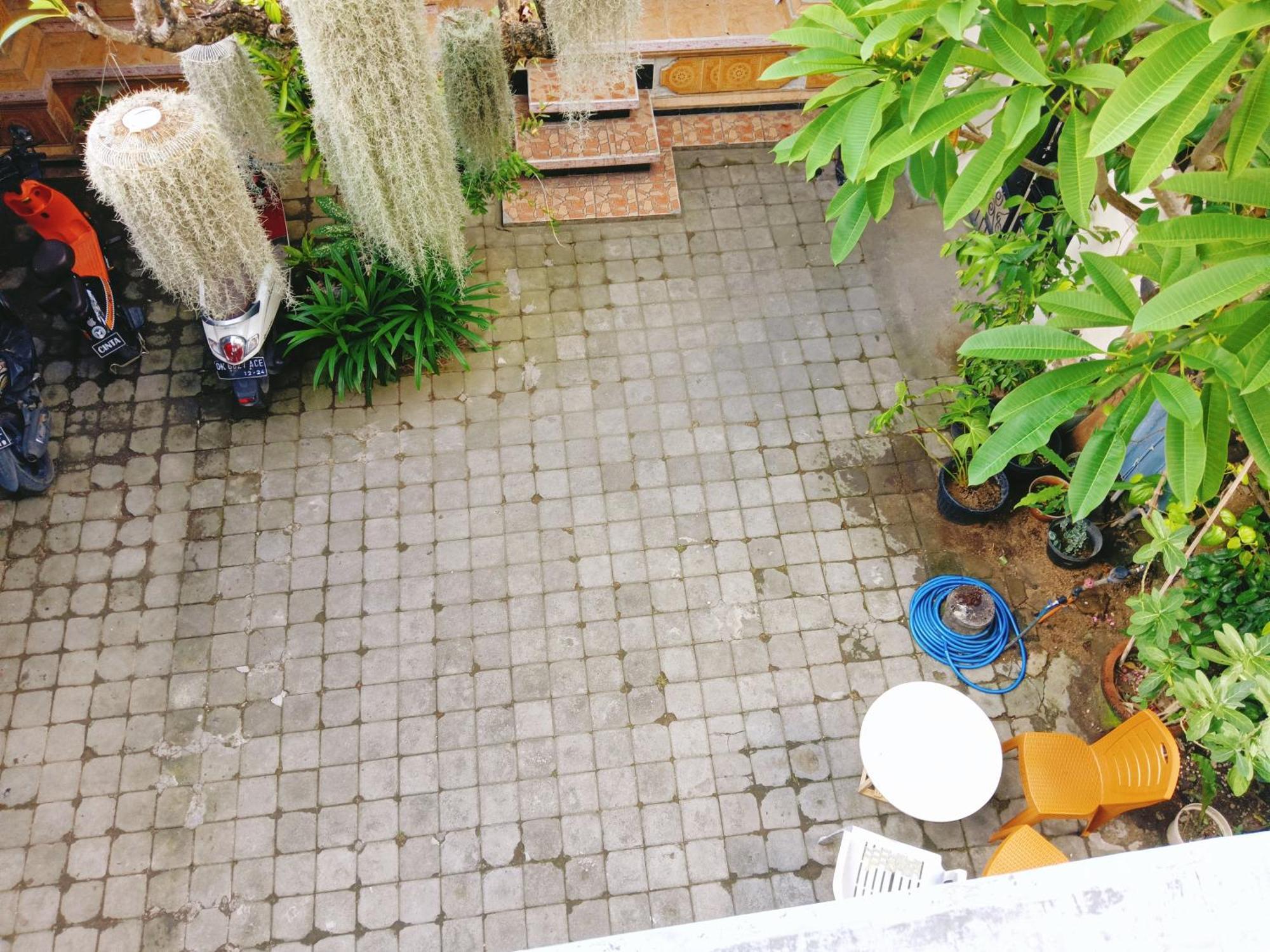 Mama Mega Homestay Pesanggaran Exteriör bild