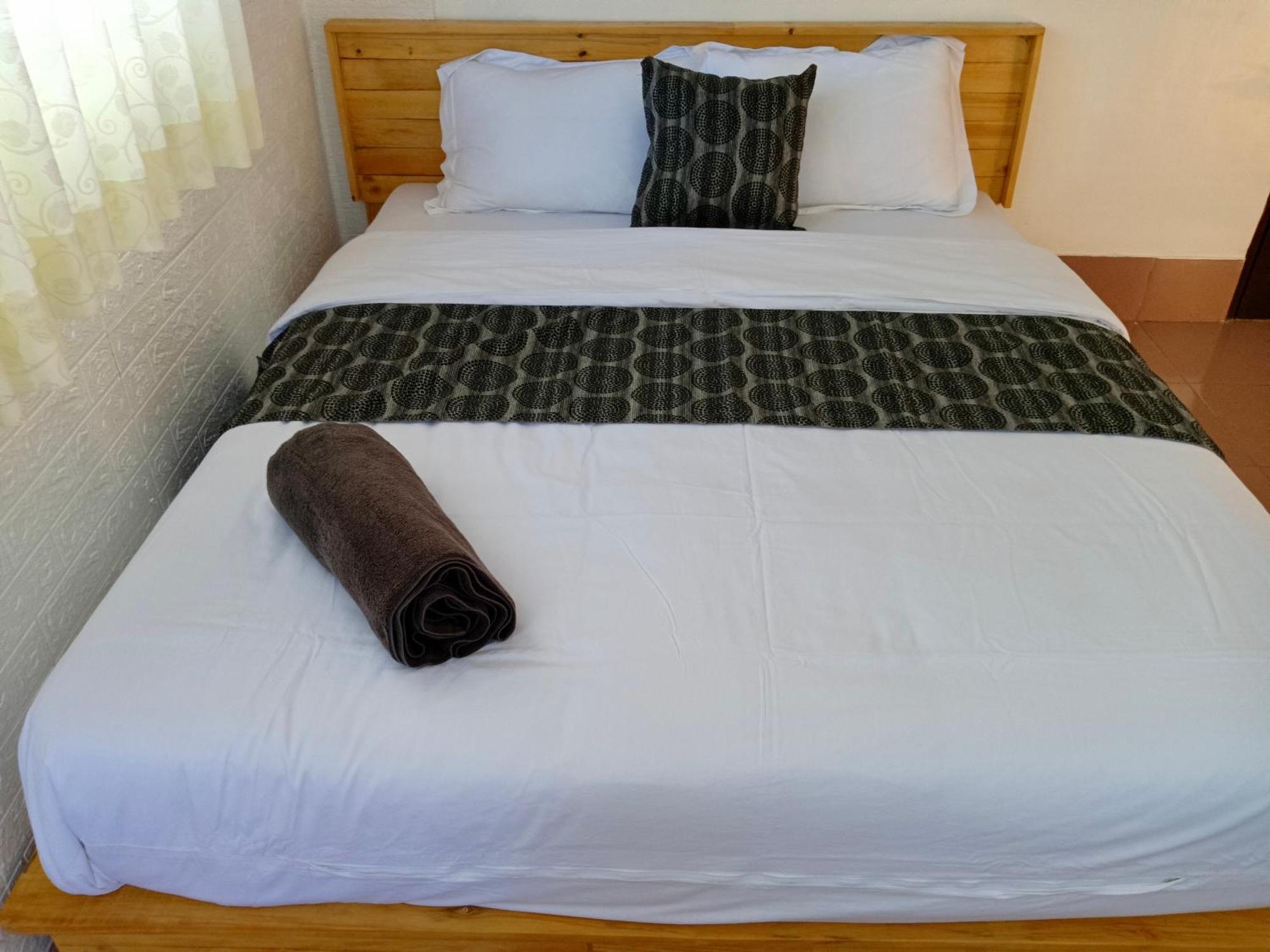 Mama Mega Homestay Pesanggaran Exteriör bild