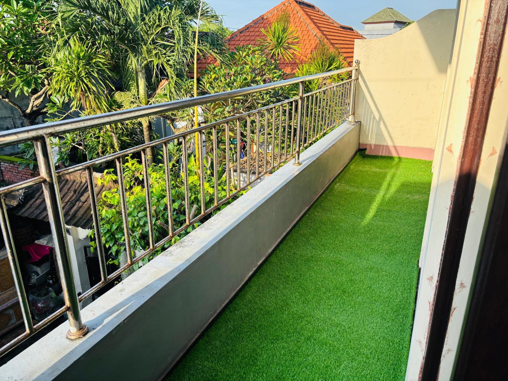 Mama Mega Homestay Pesanggaran Exteriör bild