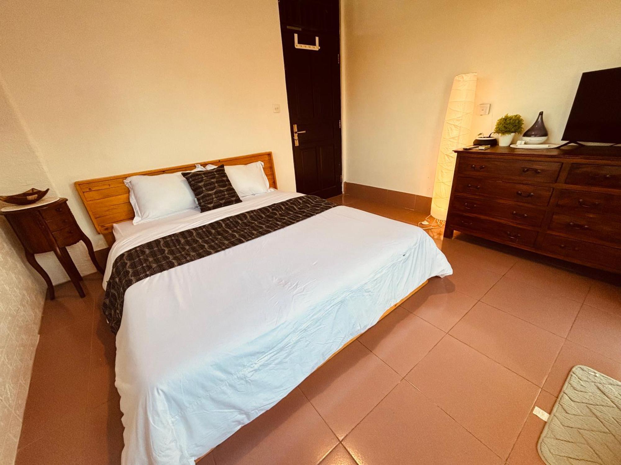Mama Mega Homestay Pesanggaran Exteriör bild