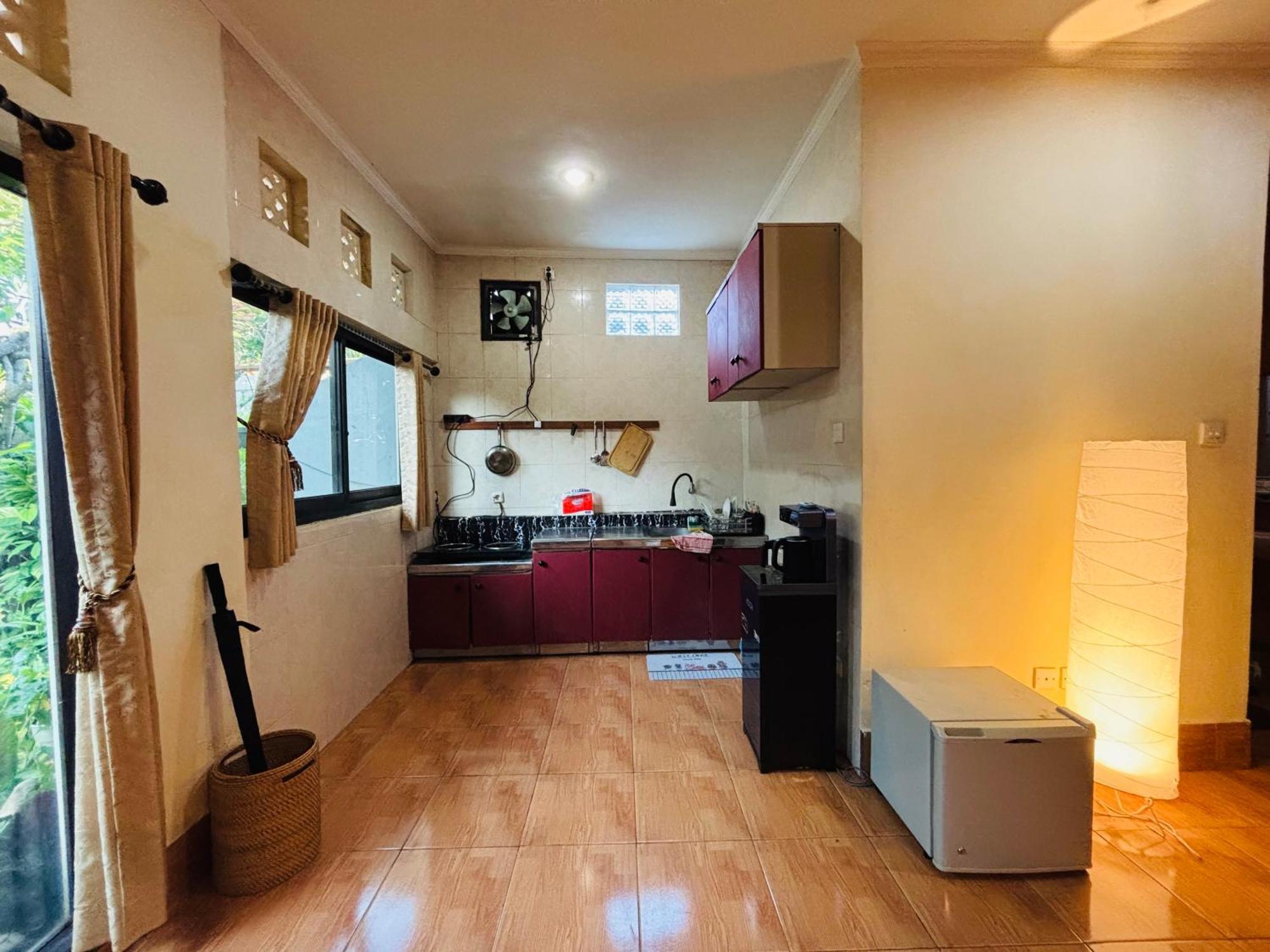 Mama Mega Homestay Pesanggaran Exteriör bild